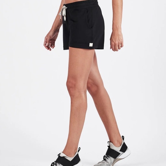 Vuori Halo Performance Short - Picture 2 of 8